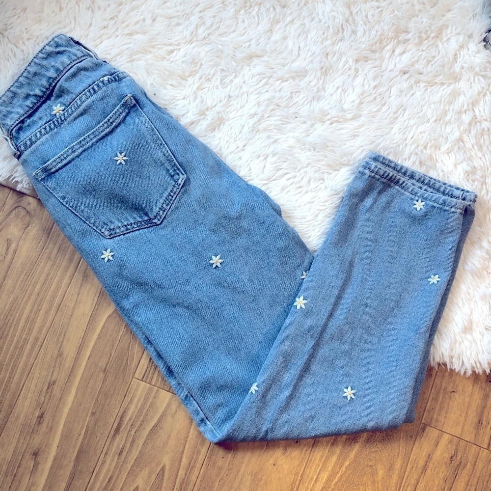 PacSun Raining Flower | Daisy Mom Jeans - Picture 7 of 8